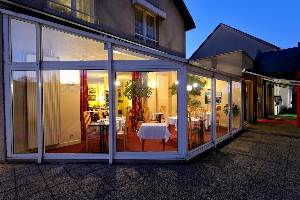 Logis Hotel Restaurant Du Lion D'Argent Et Des Tanneries La Châtre Exterior photo
